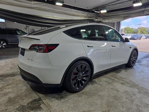 Pearl White Multi-Coat 2023 Tesla Model Y Performance Dual Motor All-Wheel Drive