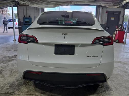 Pearl White Multi-Coat 2023 Tesla Model Y Performance Dual Motor All-Wheel Drive
