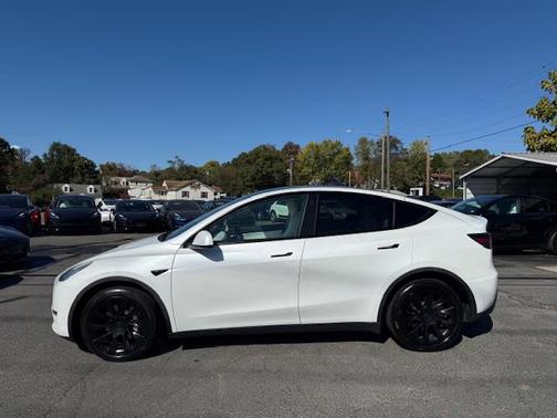 2023 Tesla Model Y Long Range Dual Motor All-Wheel Drive