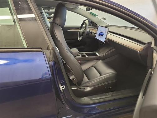 2022 Tesla Model 3 Standard Range Plus