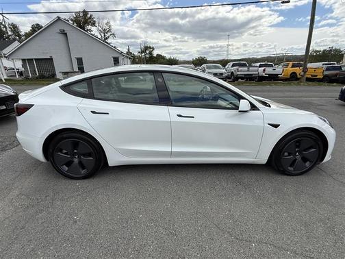 Pearl White Multi-Coat 2023 Tesla Model 3 Long Range
