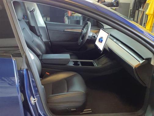 2022 Tesla Model 3 Standard Range Plus