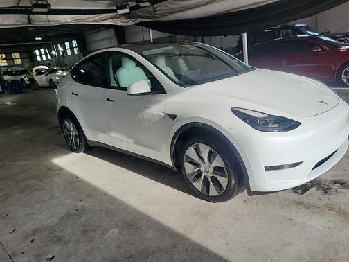 2022 Tesla Model Y Long Range Dual Motor All-Wheel Drive