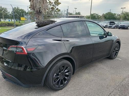 2024 Tesla Model Y Long Range Dual Motor All-Wheel Drive