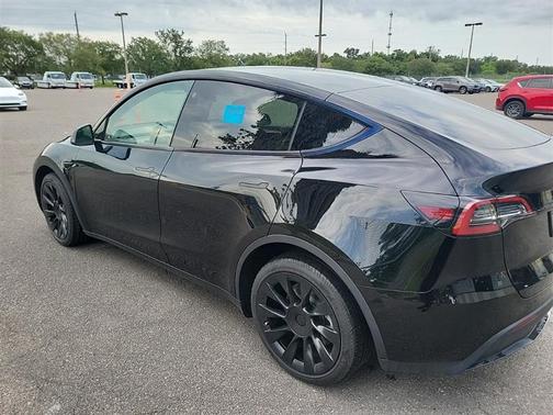 2024 Tesla Model Y Long Range Dual Motor All-Wheel Drive