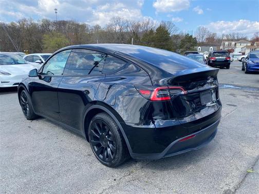 2025 Tesla Model Y Long Range Dual Motor Rear-Wheel Drive