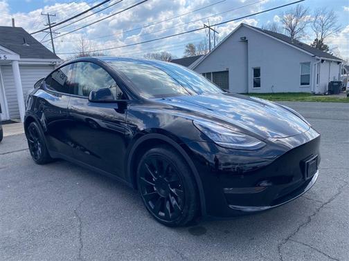 2025 Tesla Model Y Long Range Dual Motor Rear-Wheel Drive