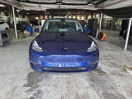 2022 Tesla Model Y Long Range Dual Motor All-Wheel Drive