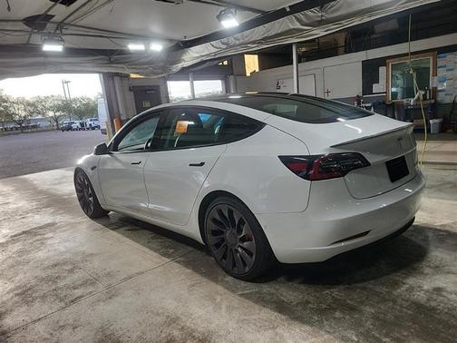 Pearl White Multi-Coat 2022 Tesla Model 3 Performance