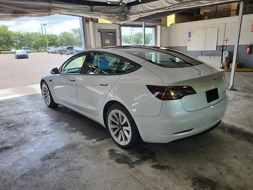 Pearl White Multi-Coat 2022 Tesla Model 3 Long Range