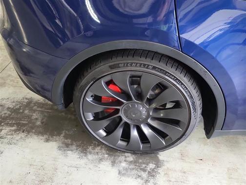 2023 Tesla Model Y Performance Dual Motor All-Wheel Drive