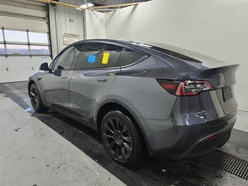 2022 Tesla Model Y Long Range Dual Motor All-Wheel Drive