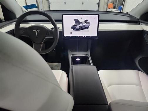 2022 Tesla Model Y Long Range Dual Motor All-Wheel Drive