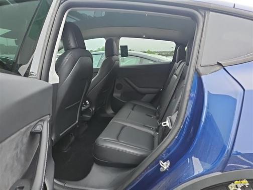 Deep Blue Metallic 2023 Tesla Model Y Long Range Dual Motor All-Wheel Drive