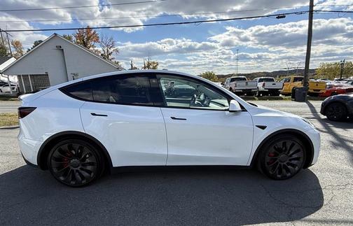 2022 Tesla Model Y Performance Dual Motor All-Wheel Drive