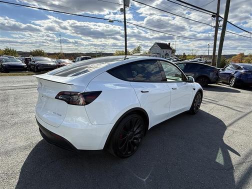 2022 Tesla Model Y Performance Dual Motor All-Wheel Drive