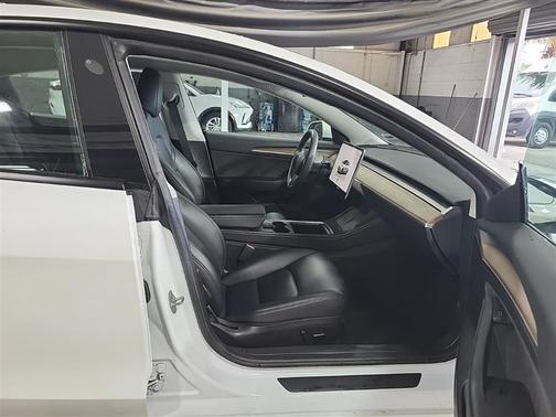 2023 Tesla Model 3 Standard Range Plus