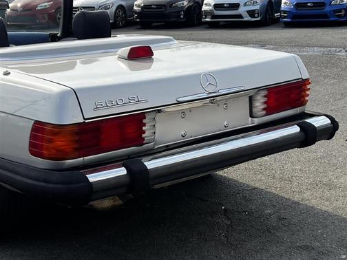 Silver 1987 Mercedes-Benz SL-Class SL