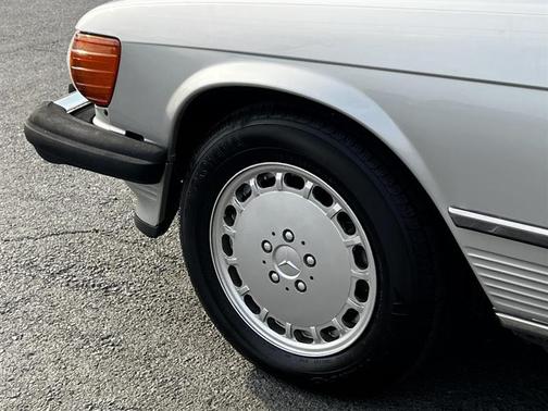 Silver 1987 Mercedes-Benz SL-Class SL