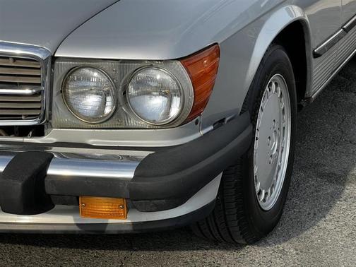 Silver 1987 Mercedes-Benz SL-Class SL