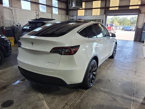 2023 Tesla Model Y Long Range Dual Motor All-Wheel Drive