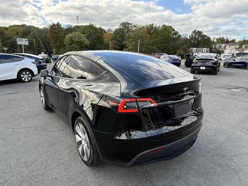 2022 Tesla Model Y Long Range Dual Motor All-Wheel Drive