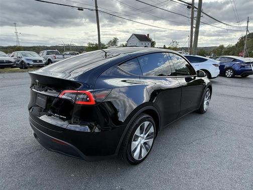 2022 Tesla Model Y Long Range Dual Motor All-Wheel Drive