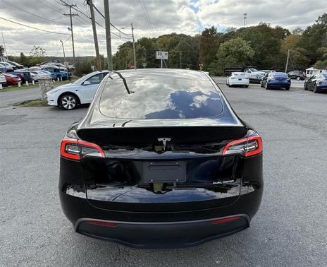 2022 Tesla Model Y Long Range Dual Motor All-Wheel Drive