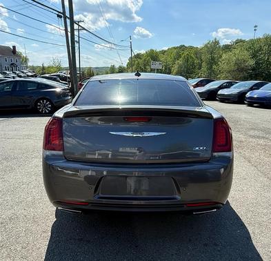 Granite Crystal Metallic Clearcoat 2018 Chrysler 300 S