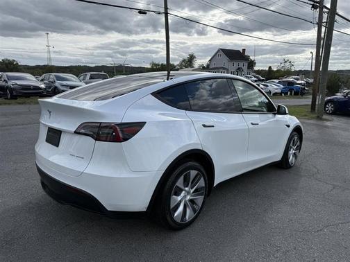 2022 Tesla Model Y Long Range Dual Motor All-Wheel Drive