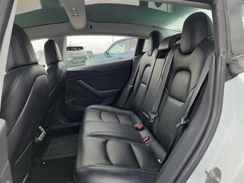 Pearl White Multi-Coat 2019 Tesla Model 3 Standard Range Plus