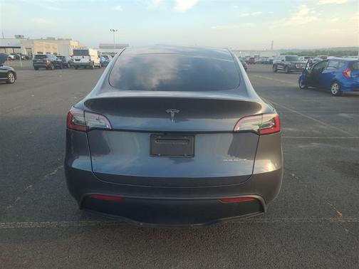 2022 Tesla Model Y Long Range Dual Motor All-Wheel Drive
