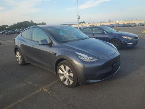 2022 Tesla Model Y Long Range Dual Motor All-Wheel Drive