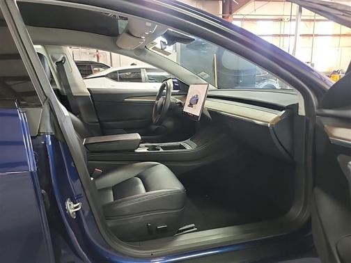 Deep Blue Metallic 2023 Tesla Model 3 Standard Range Plus