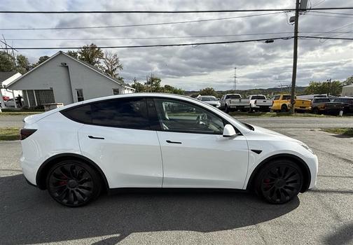 2022 Tesla Model Y Performance Dual Motor All-Wheel Drive