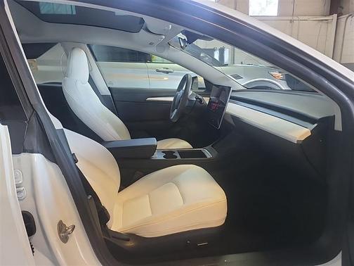 2023 Tesla Model 3 Standard Range Plus