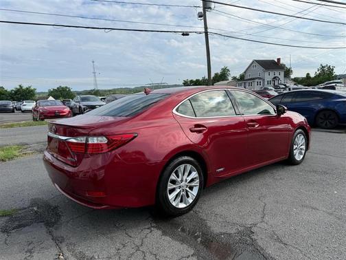 Matador Red Mica 2013 Lexus ES 300h Base