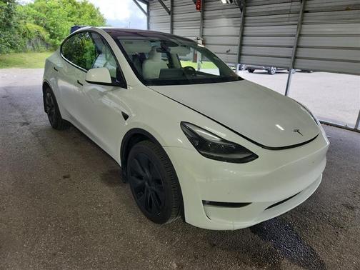 2024 Tesla Model Y Long Range
