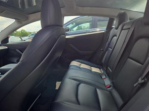 Pearl White Multi-Coat 2018 Tesla Model 3 Performance