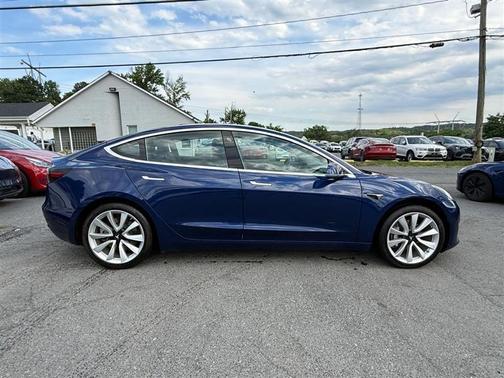 Deep Blue Metallic 2018 Tesla Model 3 Long Range