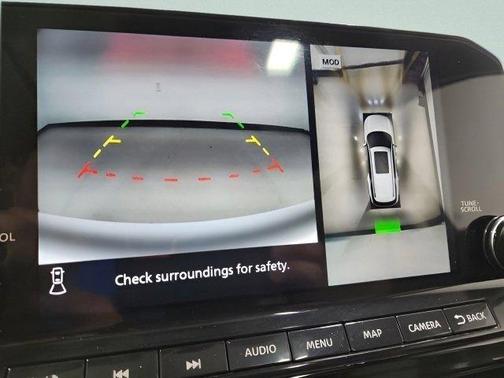 Pearl White Tricoat/Super Black 2022 Nissan Pathfinder Platinum 4WD