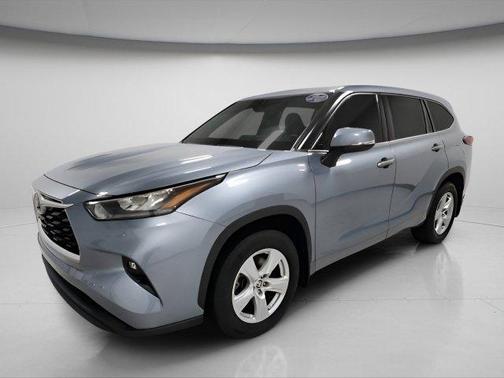2020 Toyota Highlander LE