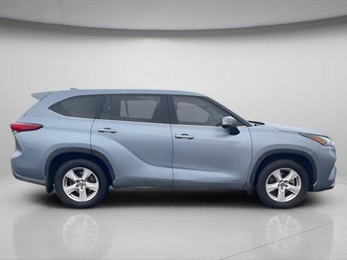 2020 Toyota Highlander LE