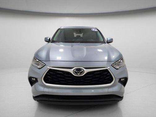 2020 Toyota Highlander LE