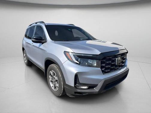 Lunar Silver Metallic 2023 Honda Passport AWD TrailSport