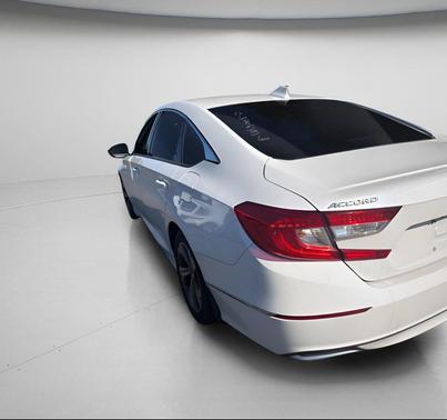 Platinum White Pearl 2018 Honda Accord EX