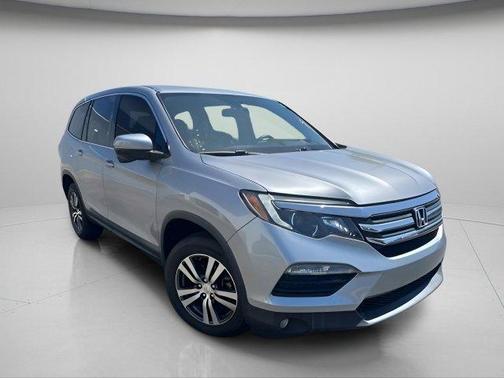Lunar Silver Metallic 2017 Honda Pilot EX-L