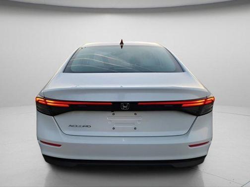 Platinum White Pearl 2026 Honda Accord SE