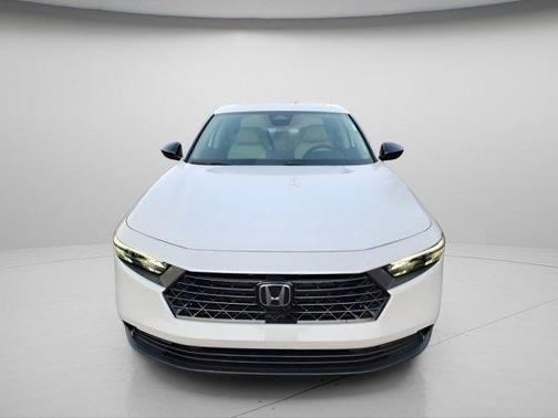 Platinum White Pearl 2026 Honda Accord SE