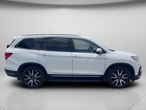 Platinum White Pearl 2021 Honda Pilot Touring 8-Passenger